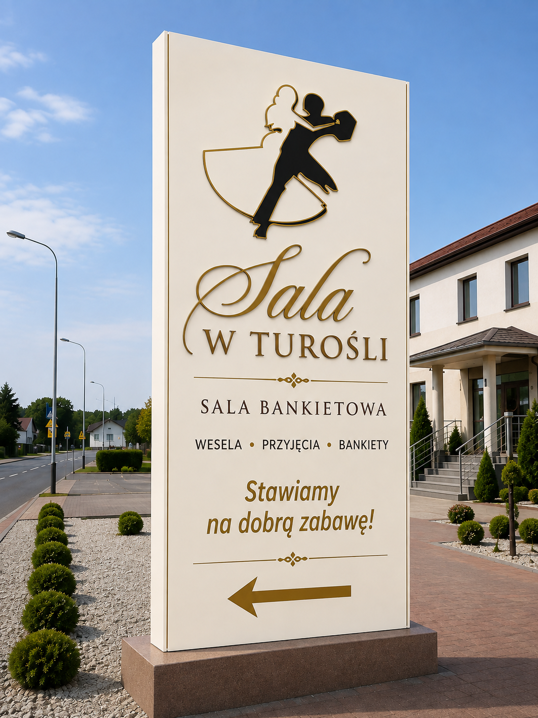 Sala w Turośli – pylon reklamowy przy drodze z logo i napisem Sala Bankietowa